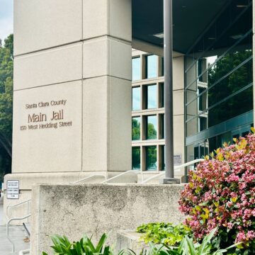 Bên ngoài nhà tù ở Quận Santa Clara