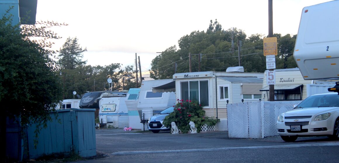 Mobile homes at Western Trailer Park in San Jose. Photo by Vicente Vera.