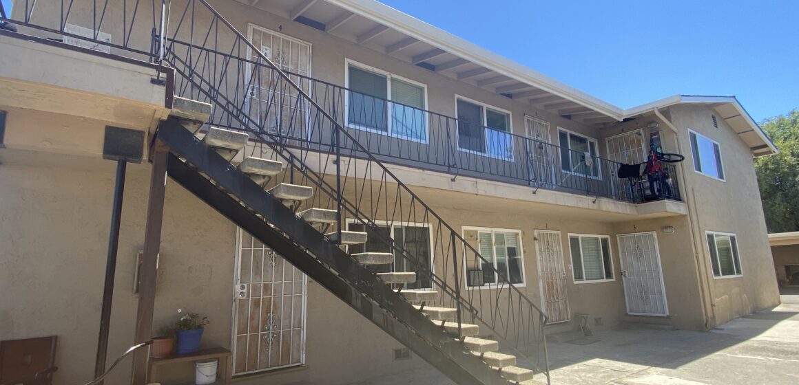 A two-level apartment building in East San Jose
