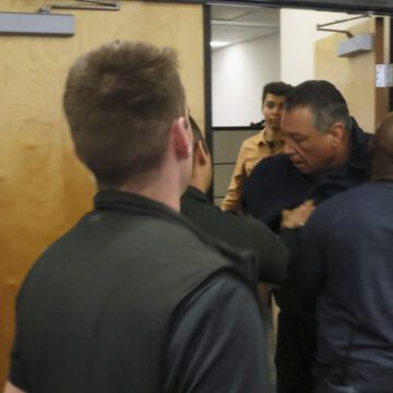 Các nhà lập pháp California coi việc bãi nhiệm Thượng nghị sĩ Alex Padilla là 'vô luật pháp'