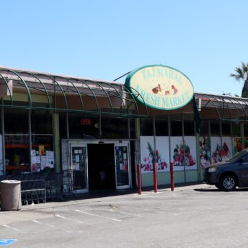 Entrance to Taj Mahal Fresh Market