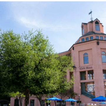 The exterior of city hall in Mountain View
